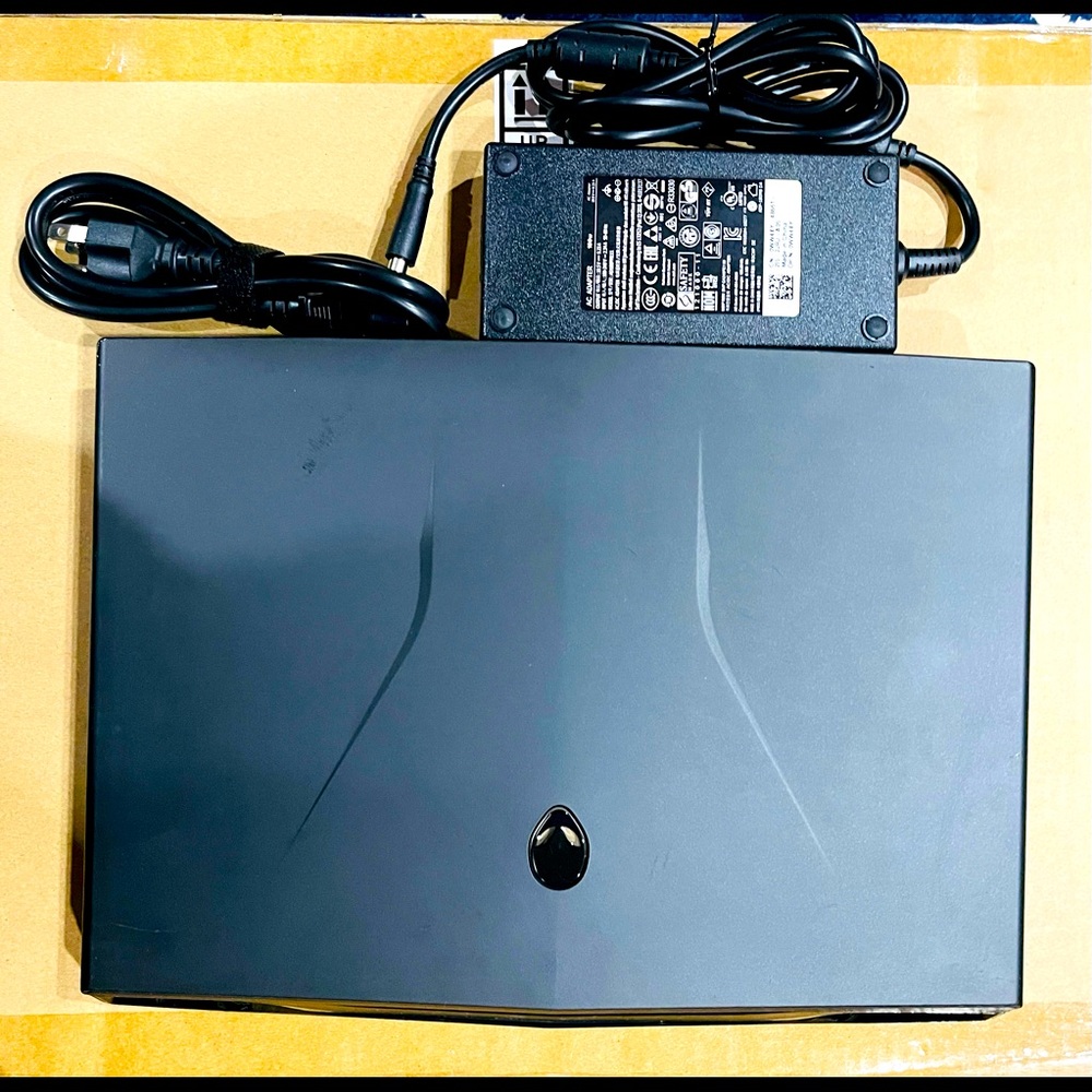 Alienware M14xR1 - Stealth Black with Soft Touch Finish